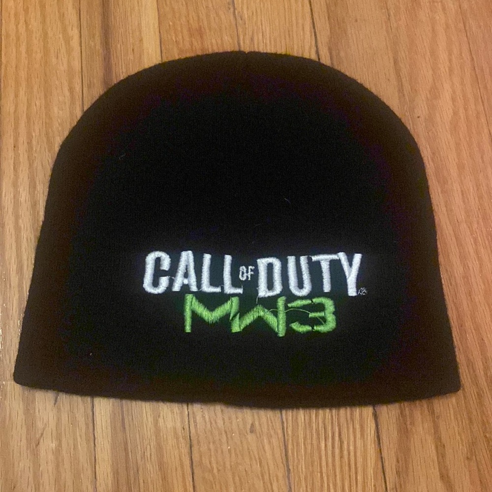 Unisex Call Of Duty MW3 beanie toque small